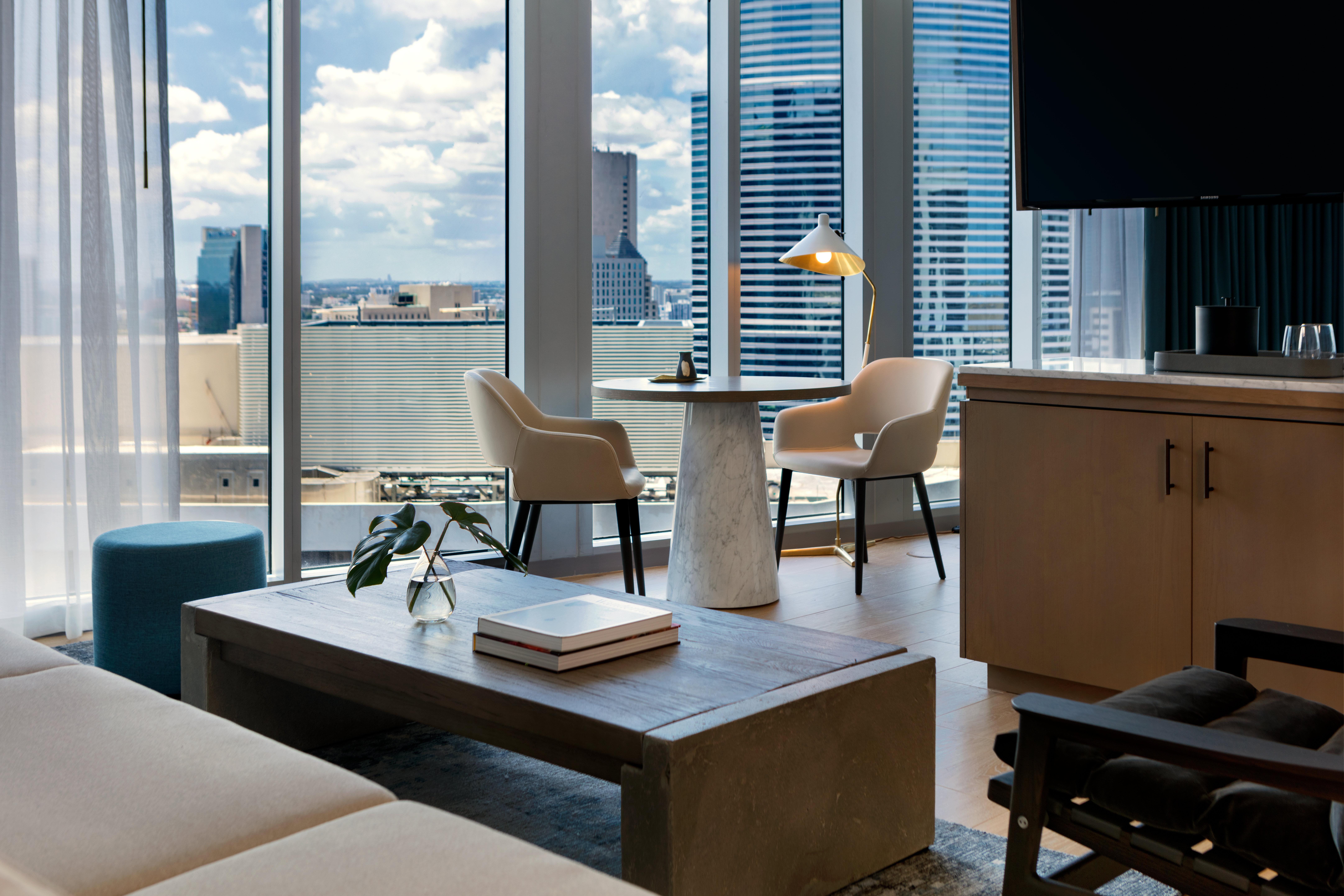 Kimpton Epic Hotel By Ihg Miami Exterior photo A guest room at the hotel