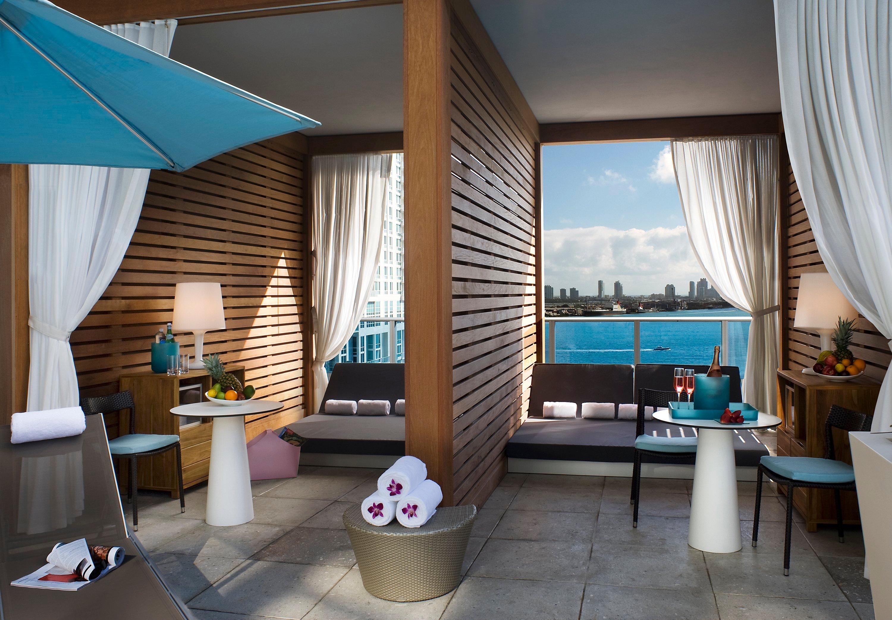 Kimpton Epic Hotel By Ihg Miami Facilities photo Cabana at the Fontainebleau