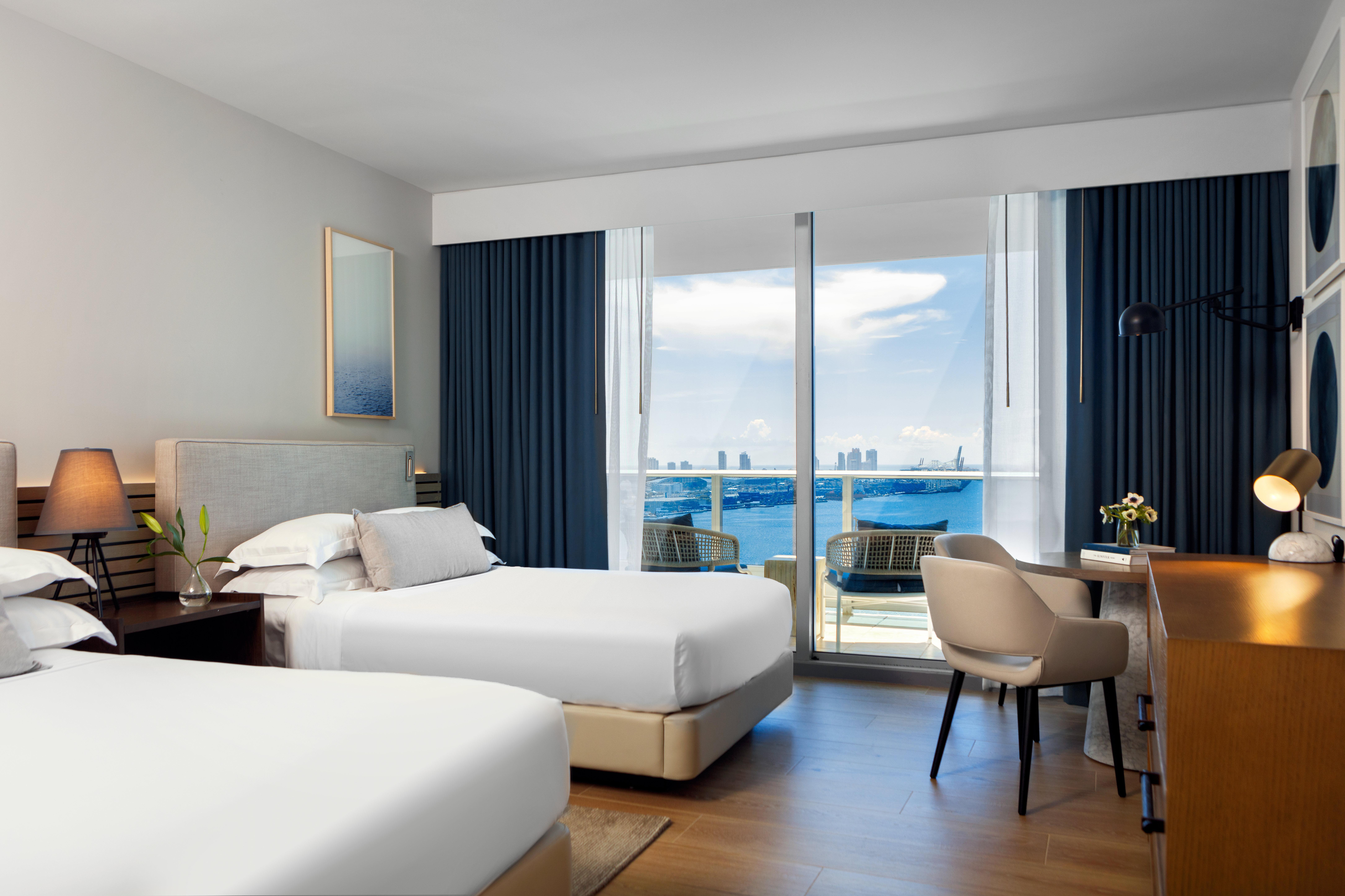 Kimpton Epic Hotel By Ihg Miami Exterior photo A guest room at the Hilton San Diego Bayfront