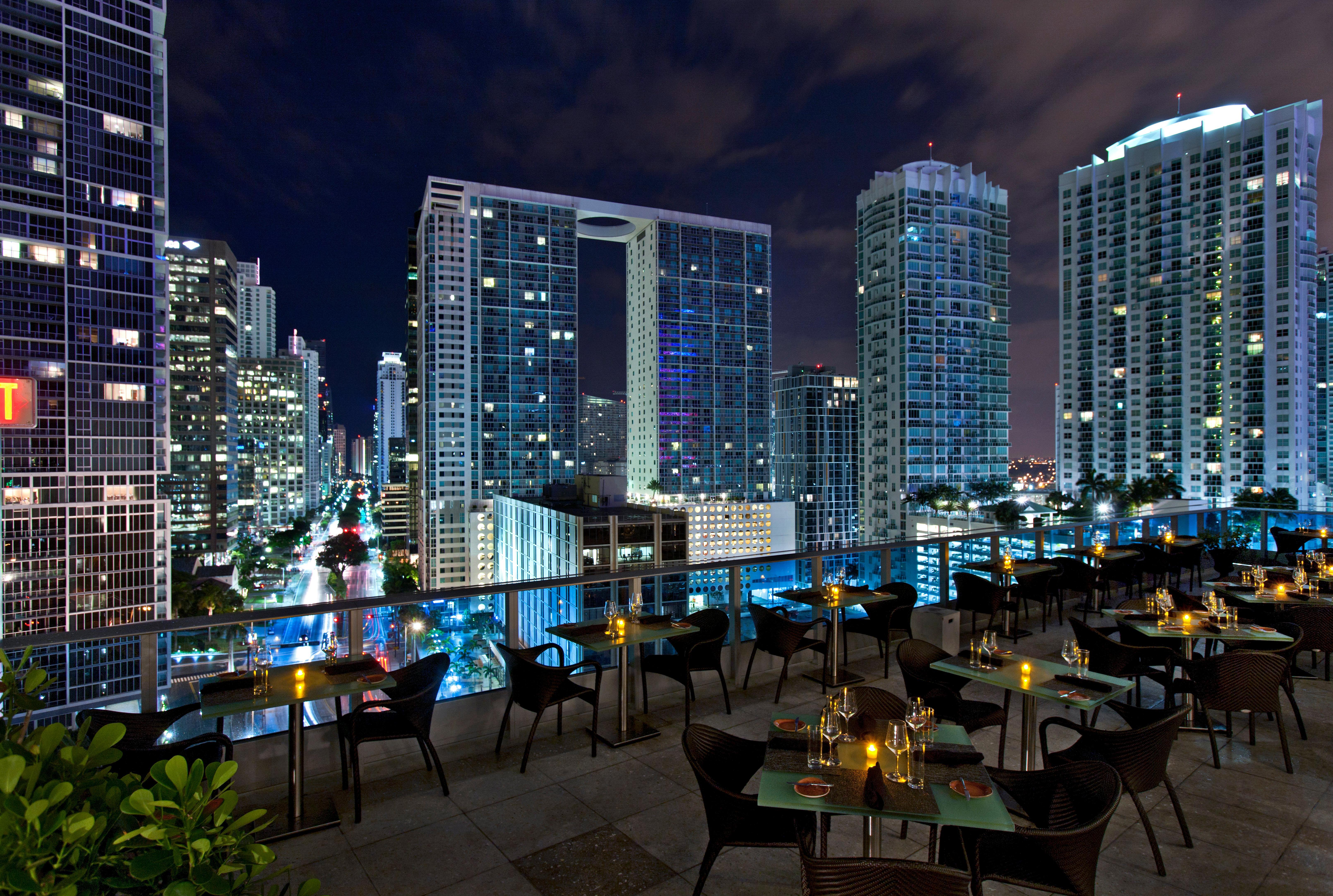 Kimpton Epic Hotel By Ihg Miami Exterior photo View from the rooftop bar