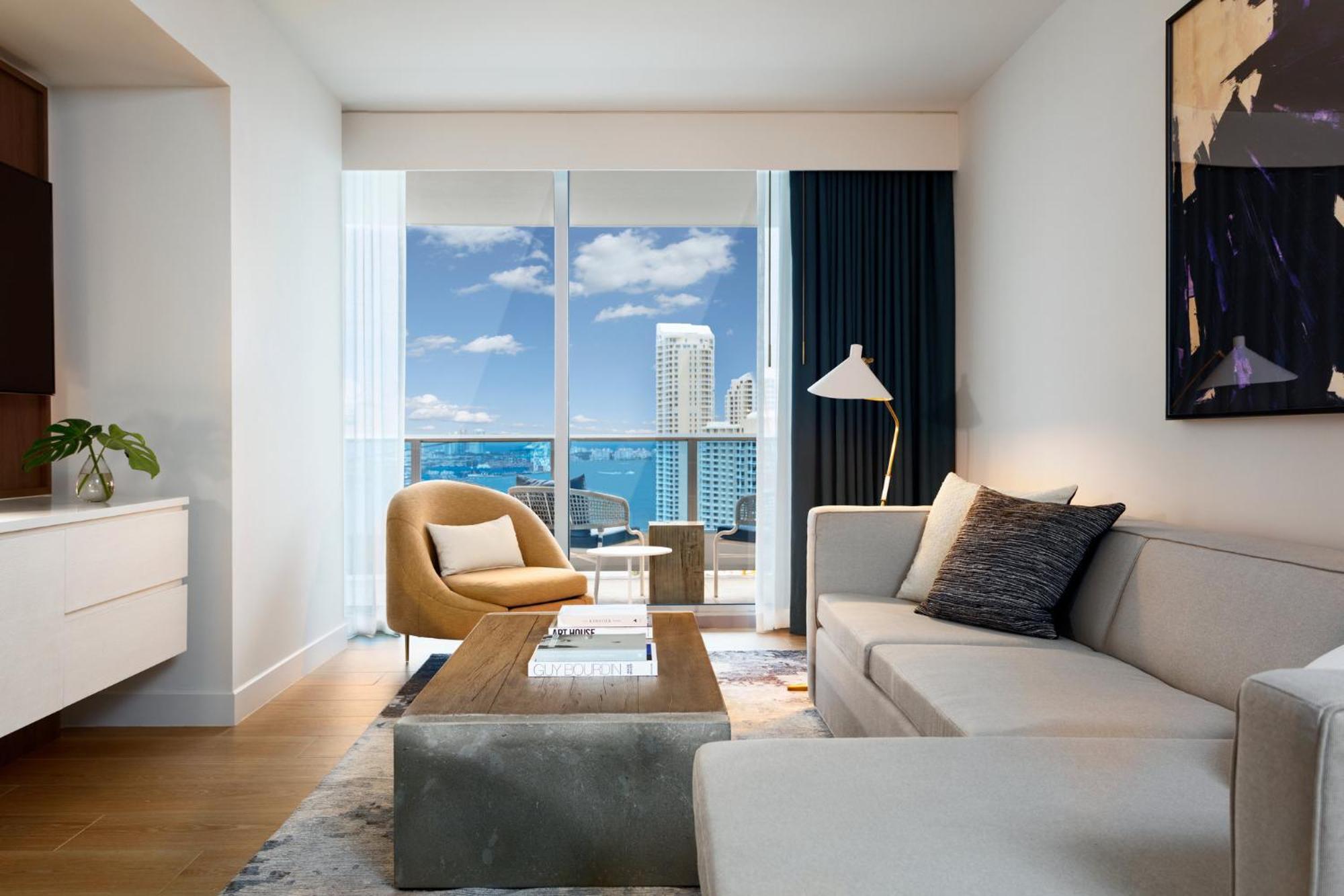 Kimpton Epic Hotel By Ihg Miami Exterior photo Living room