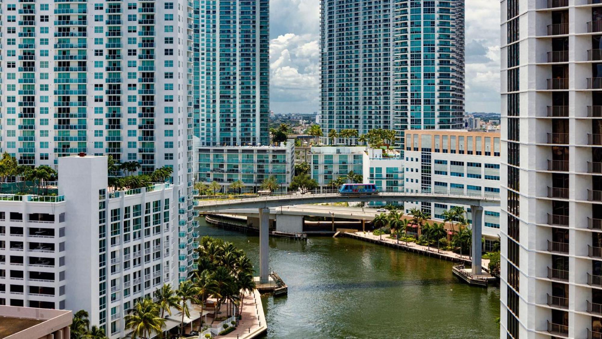 Kimpton Epic Hotel By Ihg Miami Exterior photo